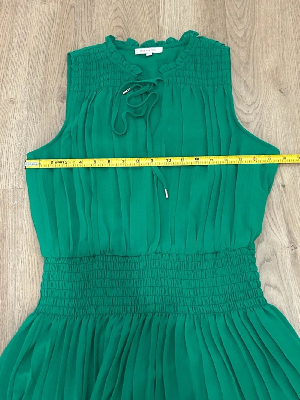 Skies Are Blue Kelly Green Pleated Sleeveless Dress EUC Size Medium - Picture 8 of 10
